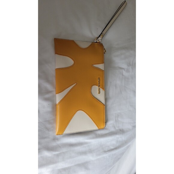 NWOT MICHAEL KORS JET SET TRAVEL LARGE CLUTCH TOP ZIP WRISTLET YELLOW  BIN 2 - Picture 1 of 7